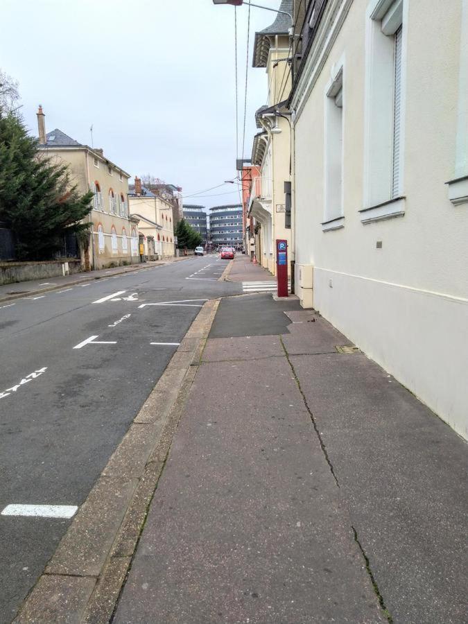 Duplex à la gare du Mans Acomodação com café da manhã Le Mans Exterior foto