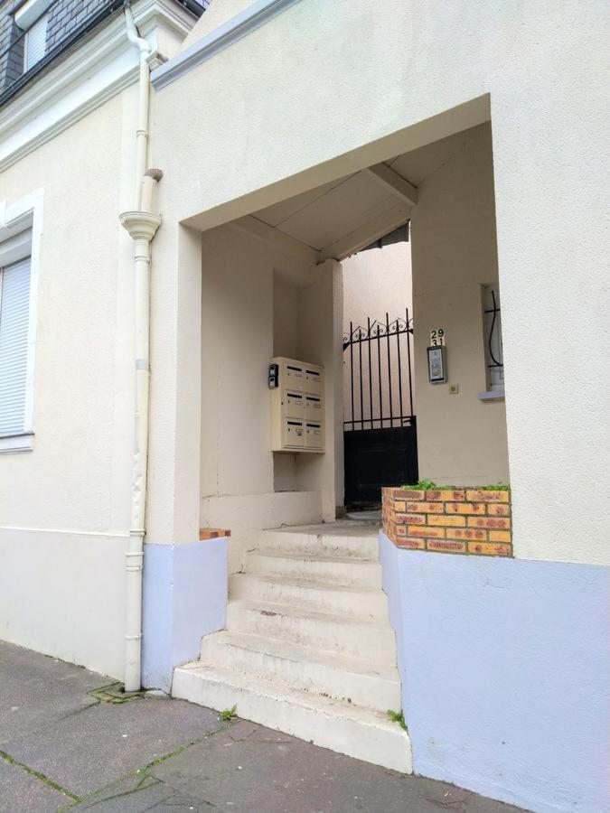 Duplex à la gare du Mans Acomodação com café da manhã Le Mans Exterior foto