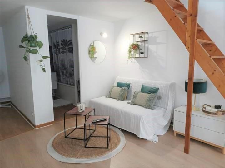 Duplex à la gare du Mans Acomodação com café da manhã Le Mans Exterior foto